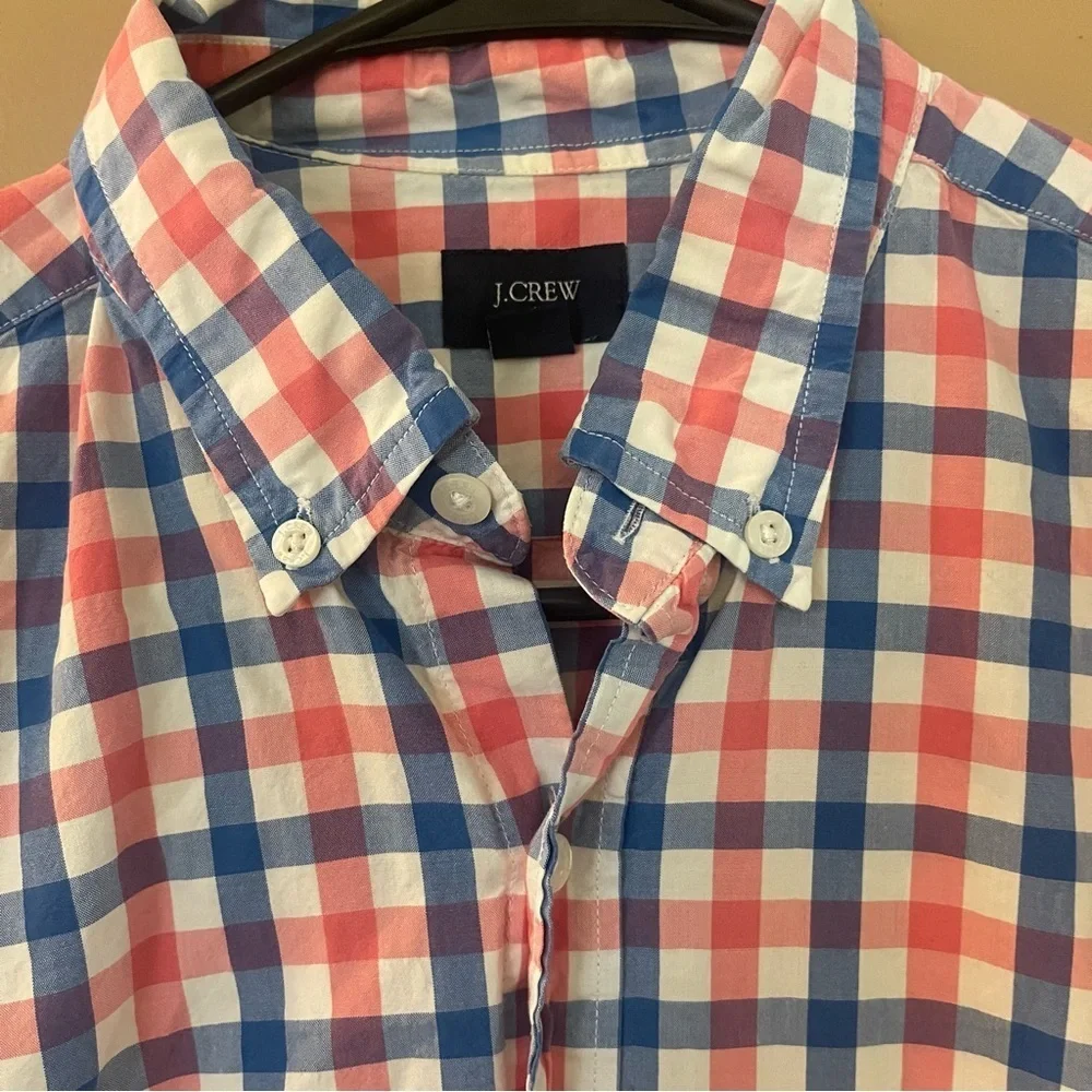 J Crew men’s pink and blue stripped button down size medium